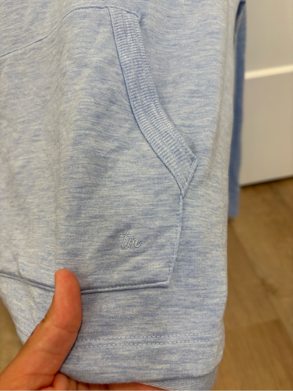 Travis Matthew Skyloft Soft Hoodie Size Small - Picture 4 of 8